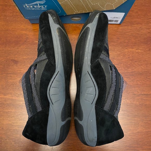 Dansko "Hilde Suede" casual shoes -- Size 39 -- $40 - Picture 11 of 15